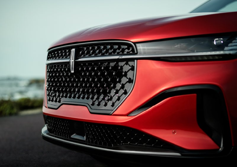 The sleek grille of a 2024 Lincoln Nautilus® SUV with the available Jet Appearance Package makes a bold statement. | Griffin Lincoln in Tifton GA